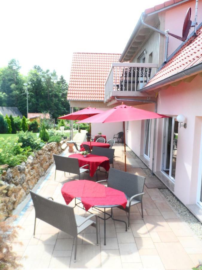Pension Am Kirschgarten Goessweinstein Extérieur photo